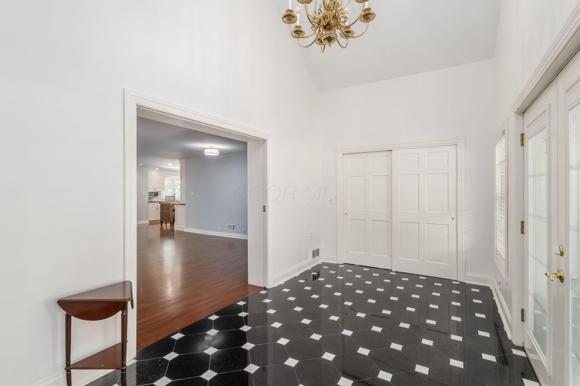 5809 Olentangy Boulevard Property Photo 6
