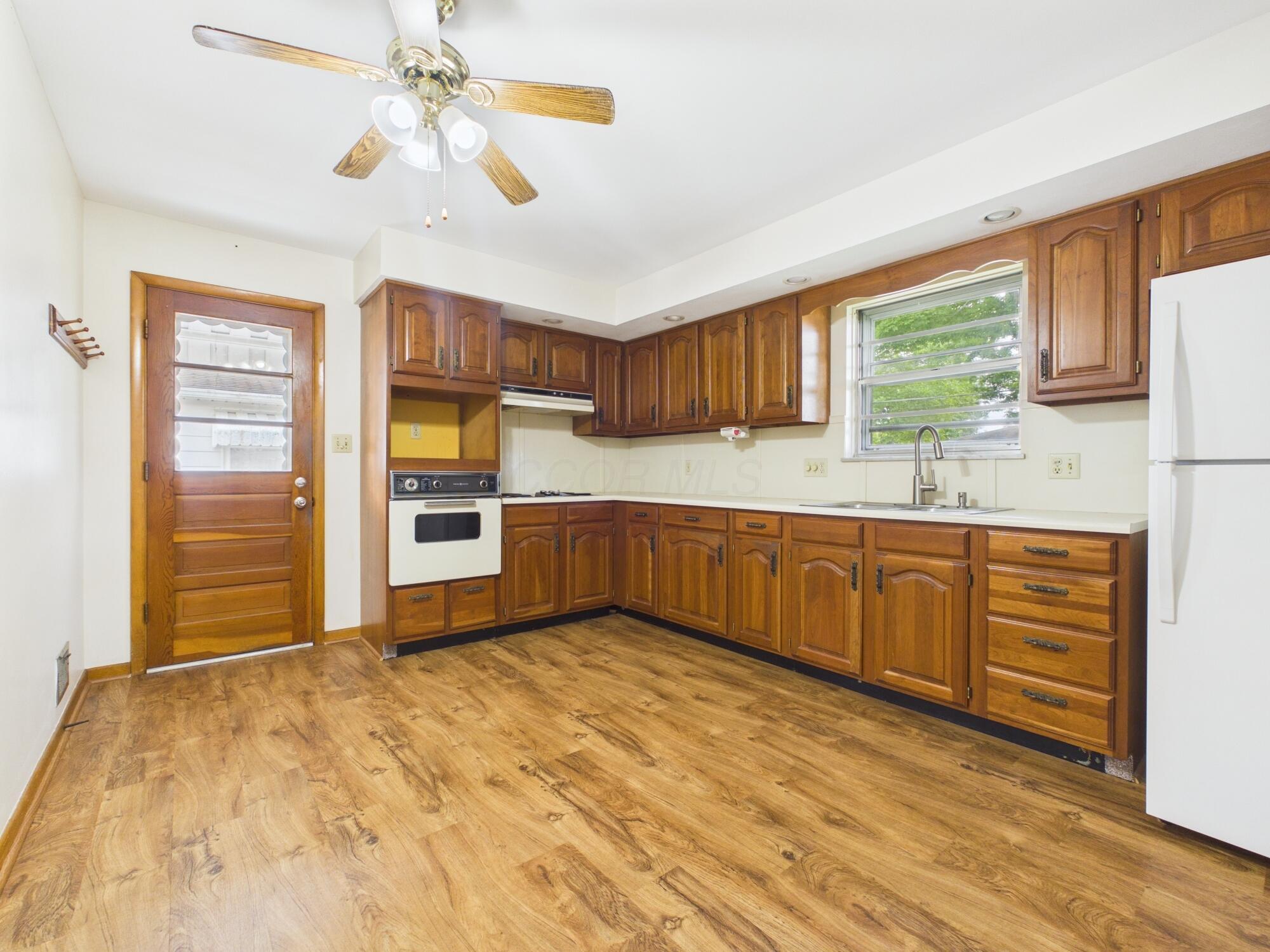 1409 Beacon Street Property Photo 4