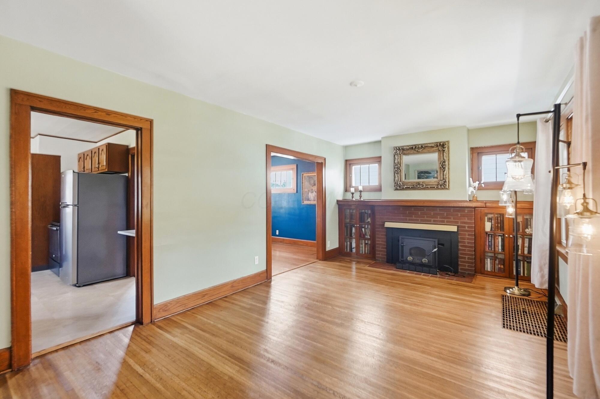 218 S Roys Avenue Property Photo 7