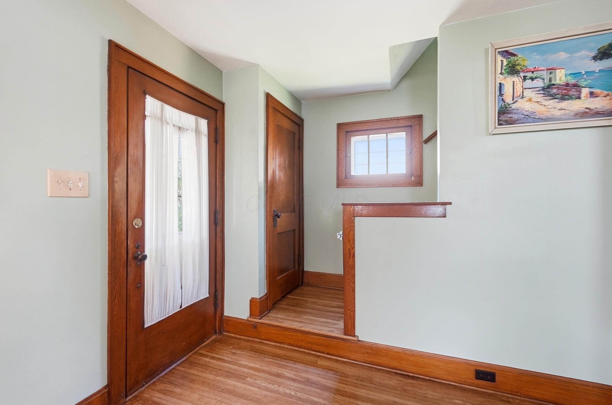 218 S Roys Avenue Property Photo 14