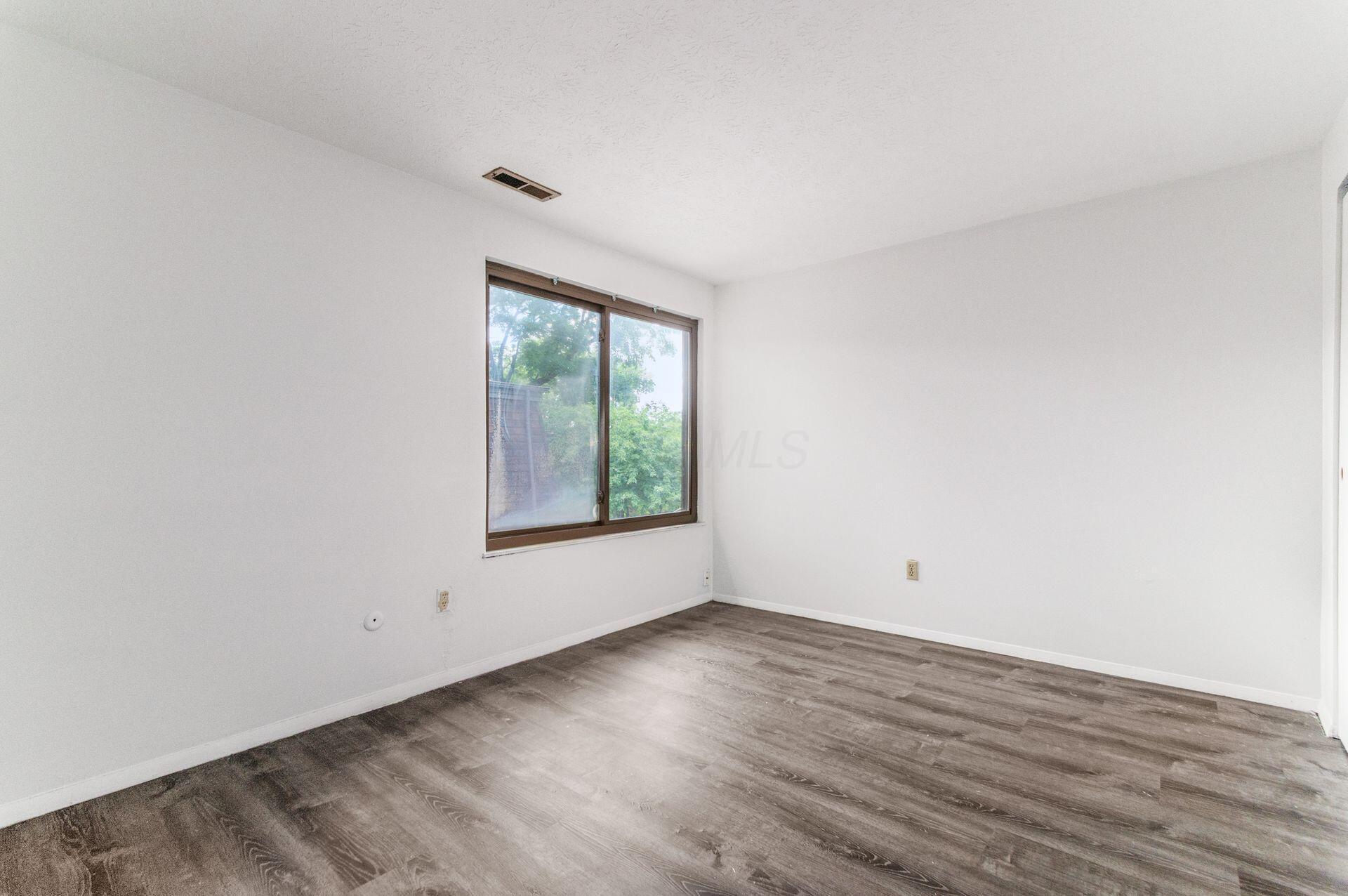 413 Shell Court E Property Photo 17