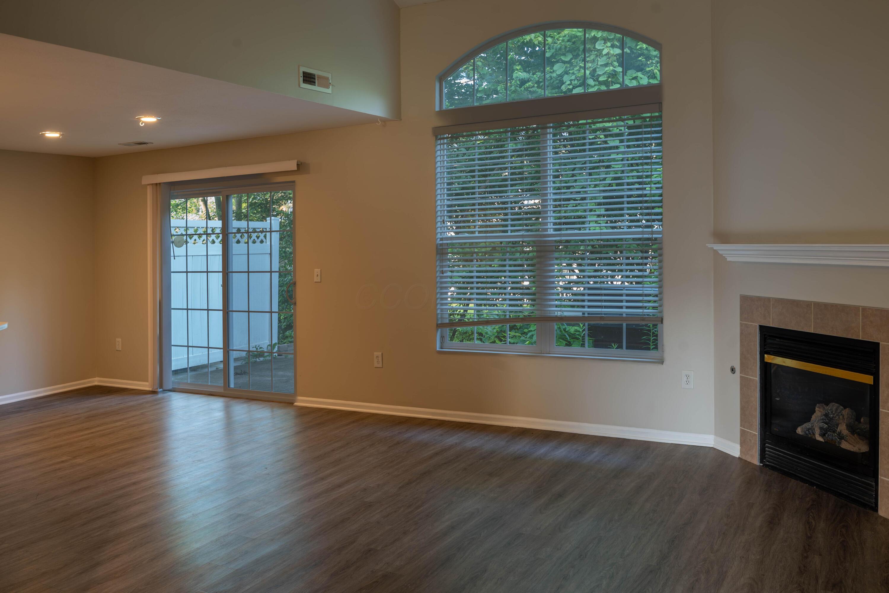 5129 Vinings Bend Property Photo 2