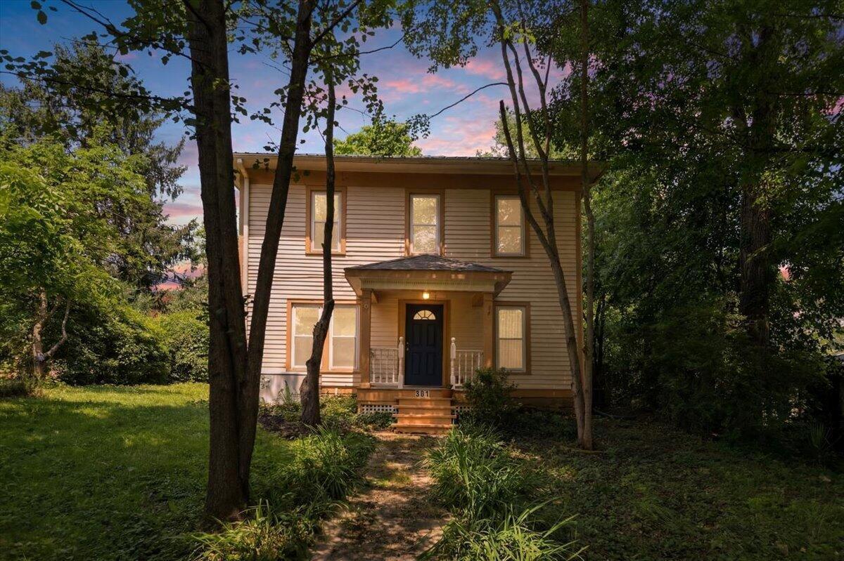 301 E Wiggin Street Property Photo 1
