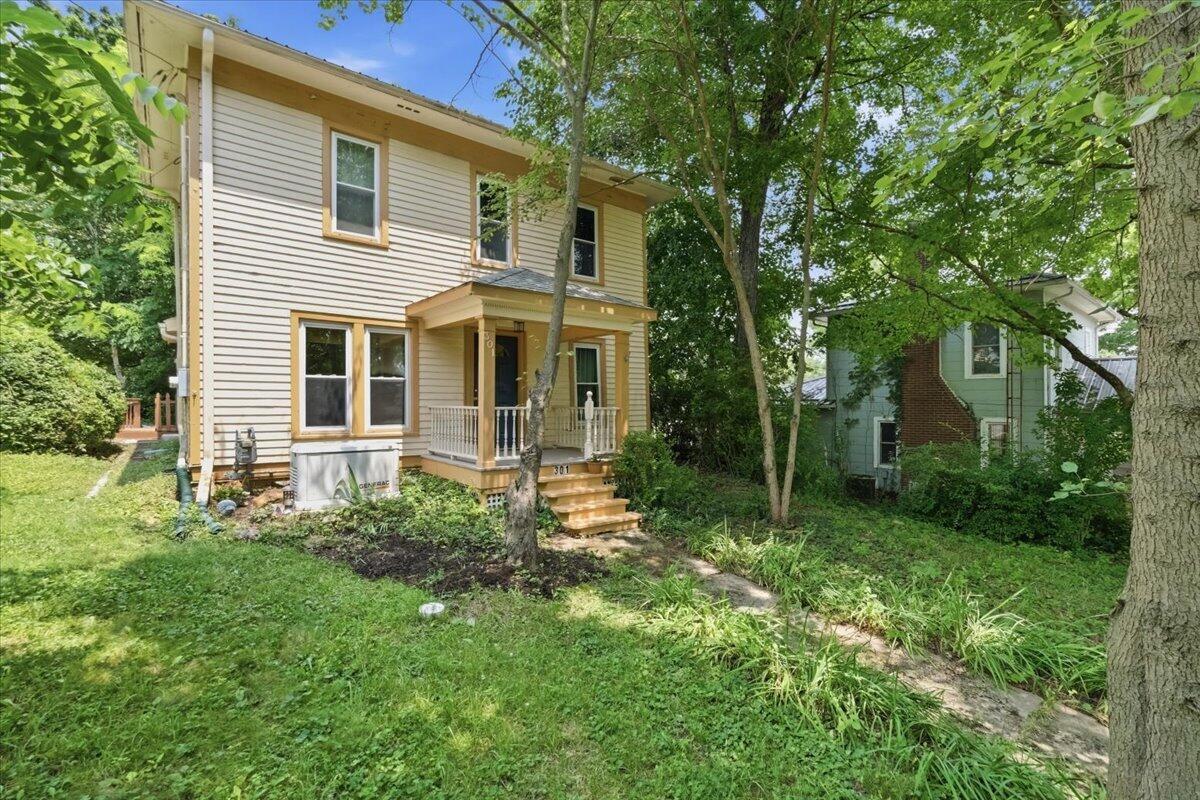 301 E Wiggin Street Property Photo 3