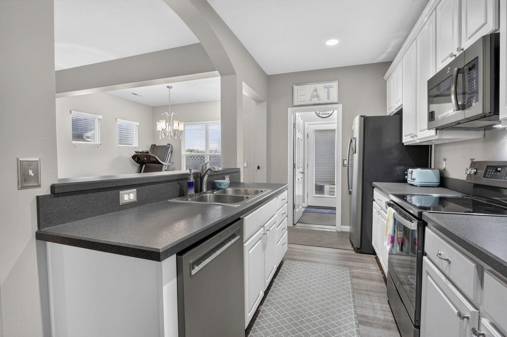 7911 Ashenden Drive Property Photo 19