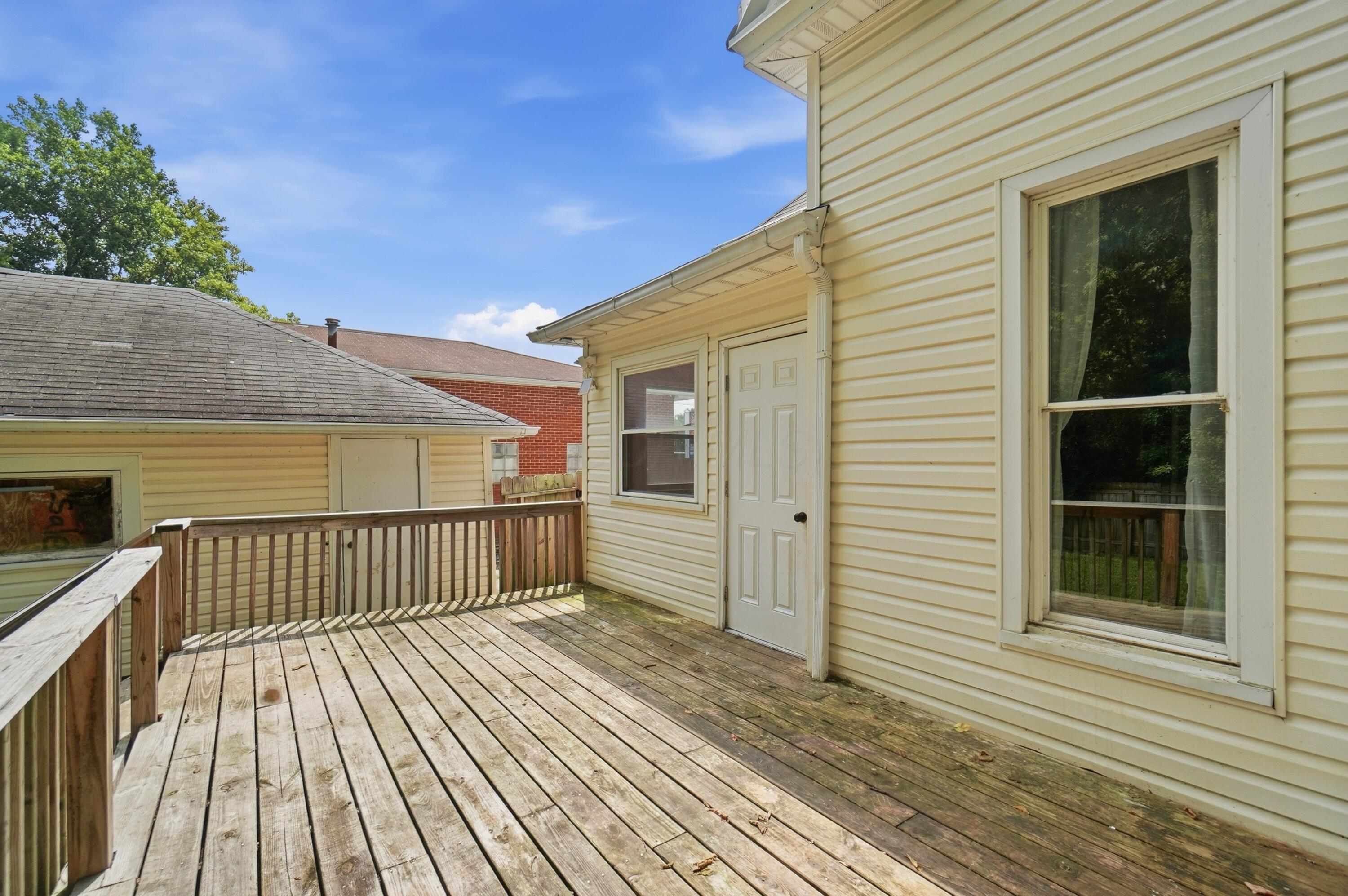 240 E Main Street Property Photo 50