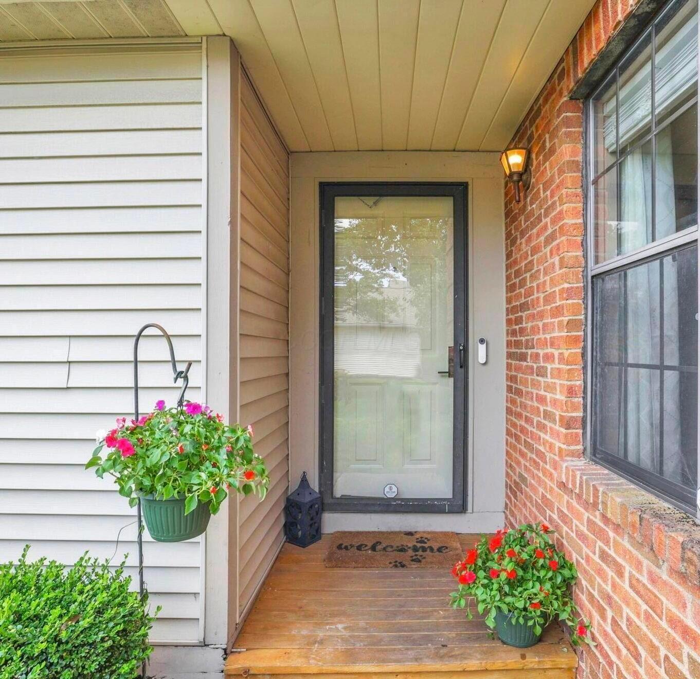 1261 Somerset Way Property Photo 1