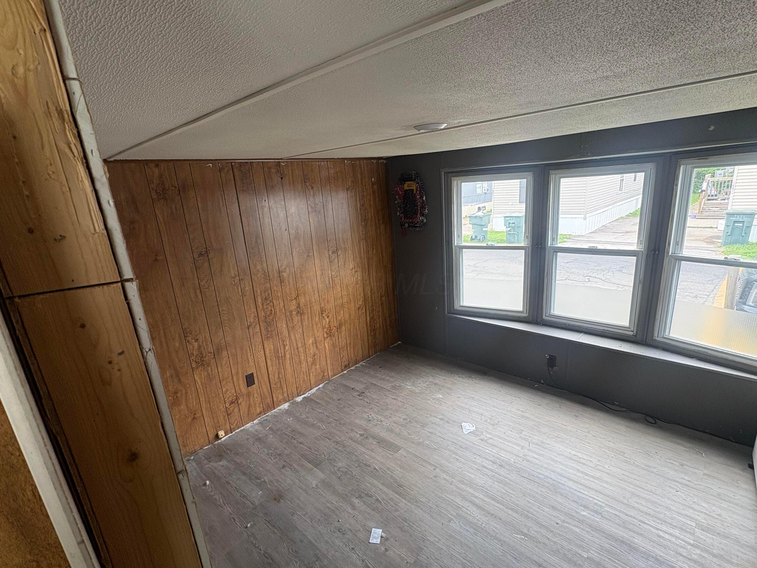 1598 Anchor Drive E Property Photo 4