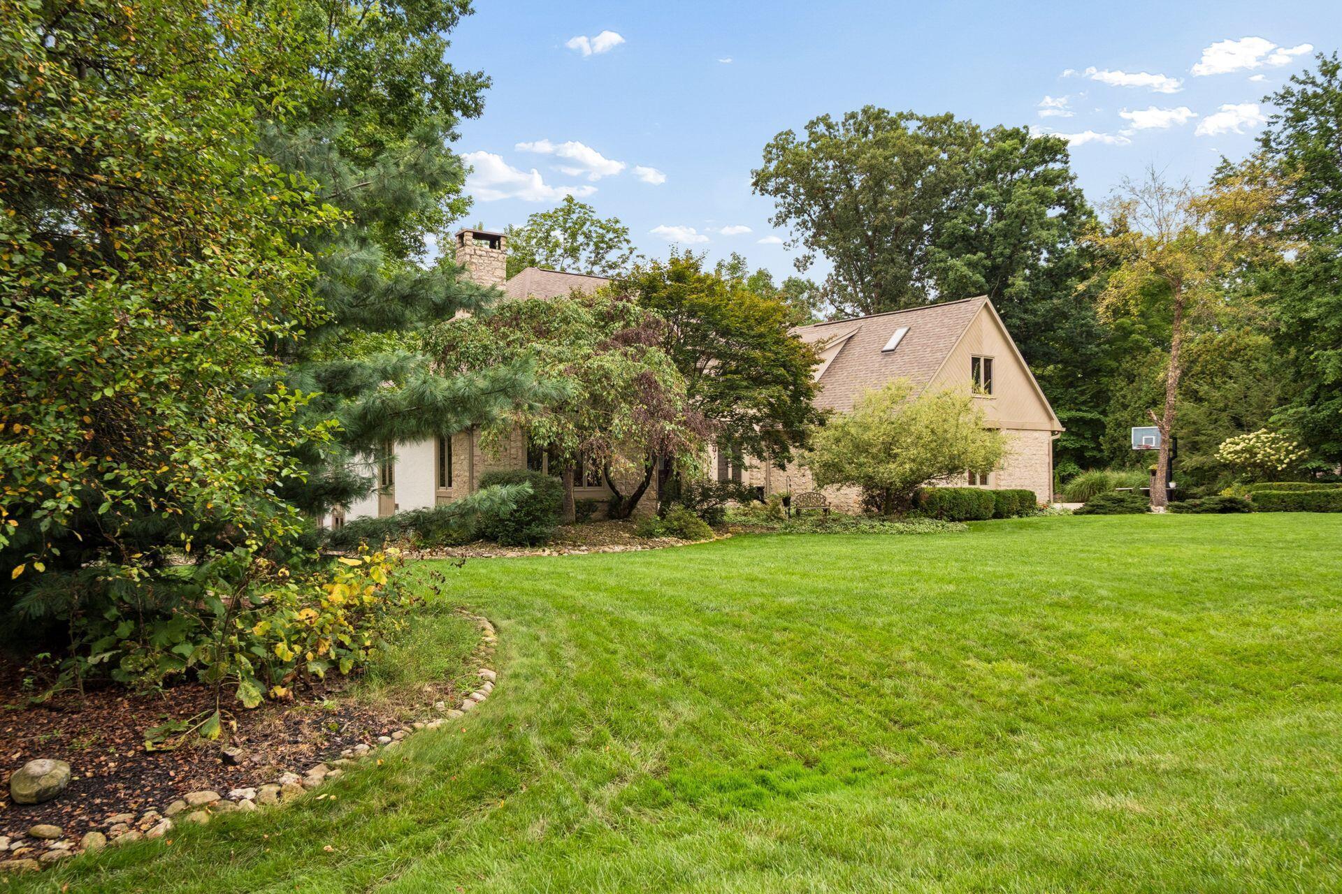 285 Partridge Bend Property Photo 6
