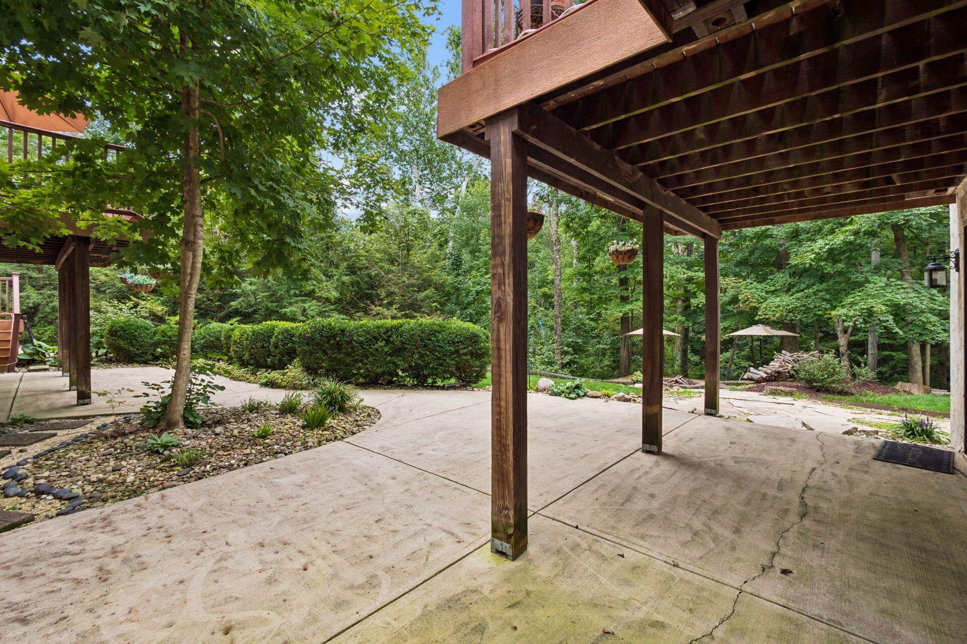 285 Partridge Bend Property Photo 105
