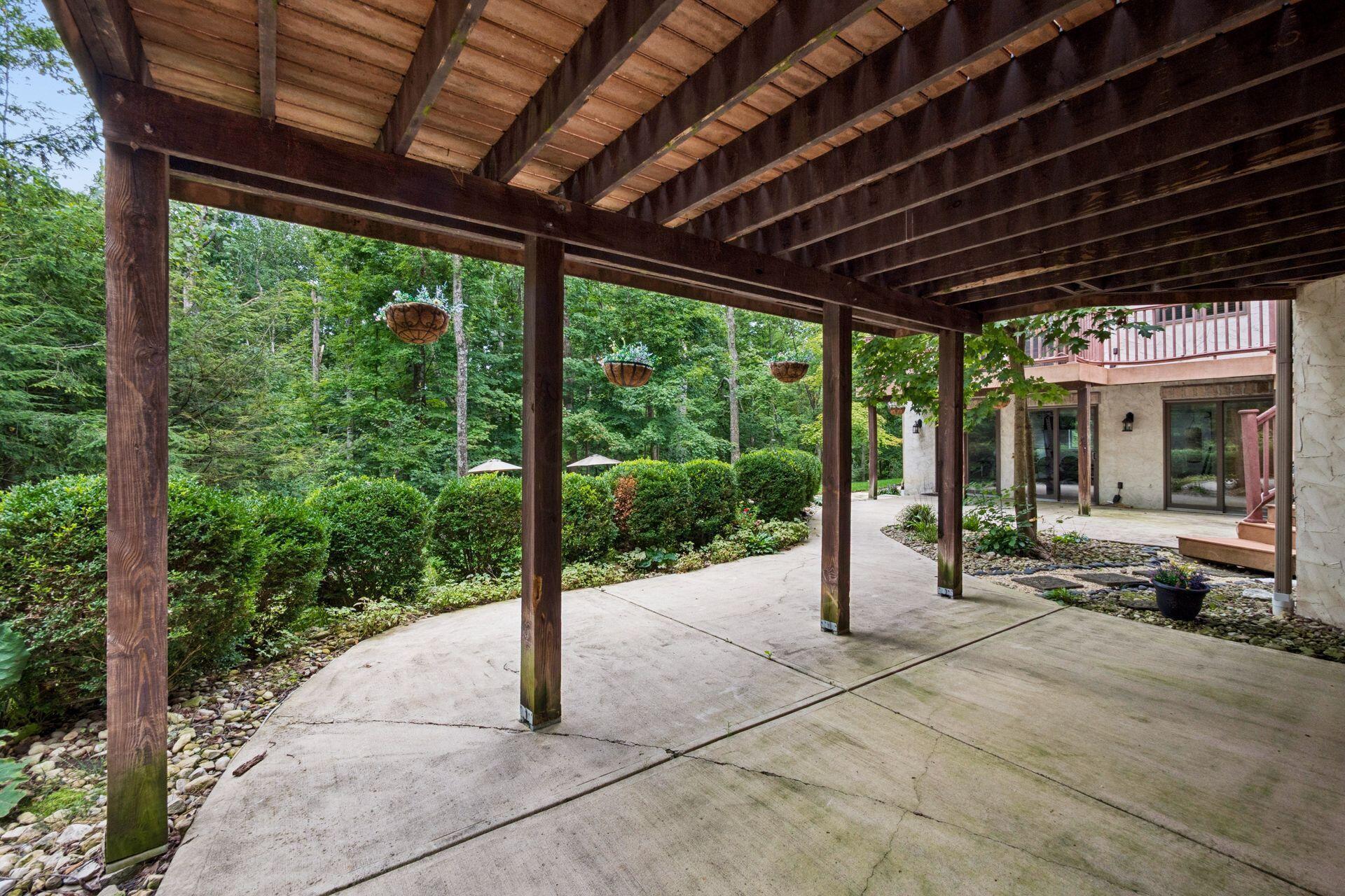 285 Partridge Bend Property Photo 107