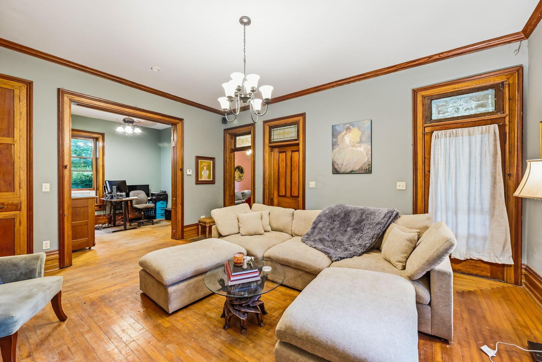 527 E High Street Property Photo 10