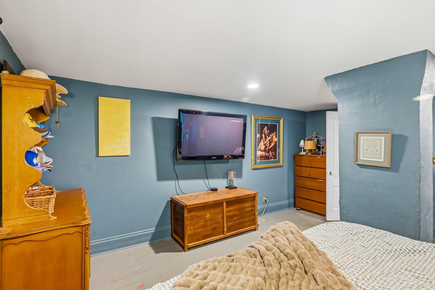 527 E High Street Property Photo 21