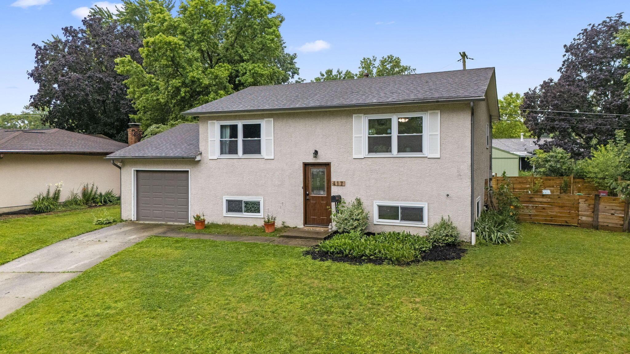 417 Seneca Avenue Property Photo 2