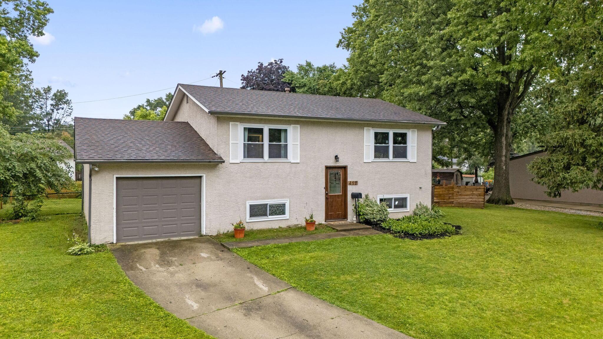 417 Seneca Avenue Property Photo 3