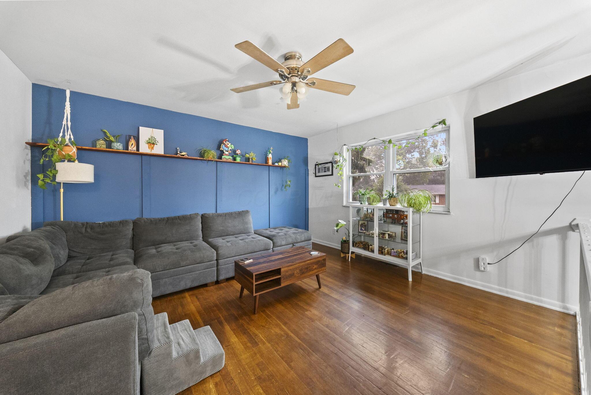 417 Seneca Avenue Property Photo 11