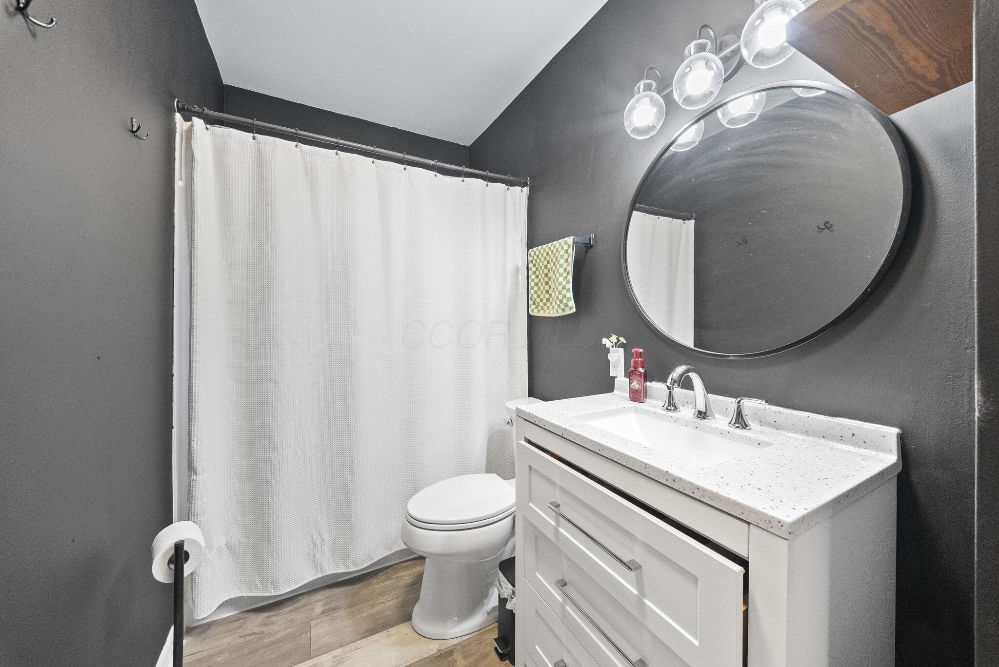 417 Seneca Avenue Property Photo 14