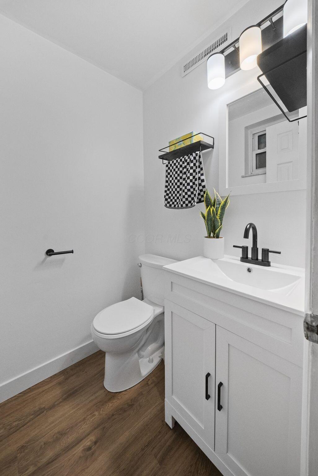 417 Seneca Avenue Property Photo 26