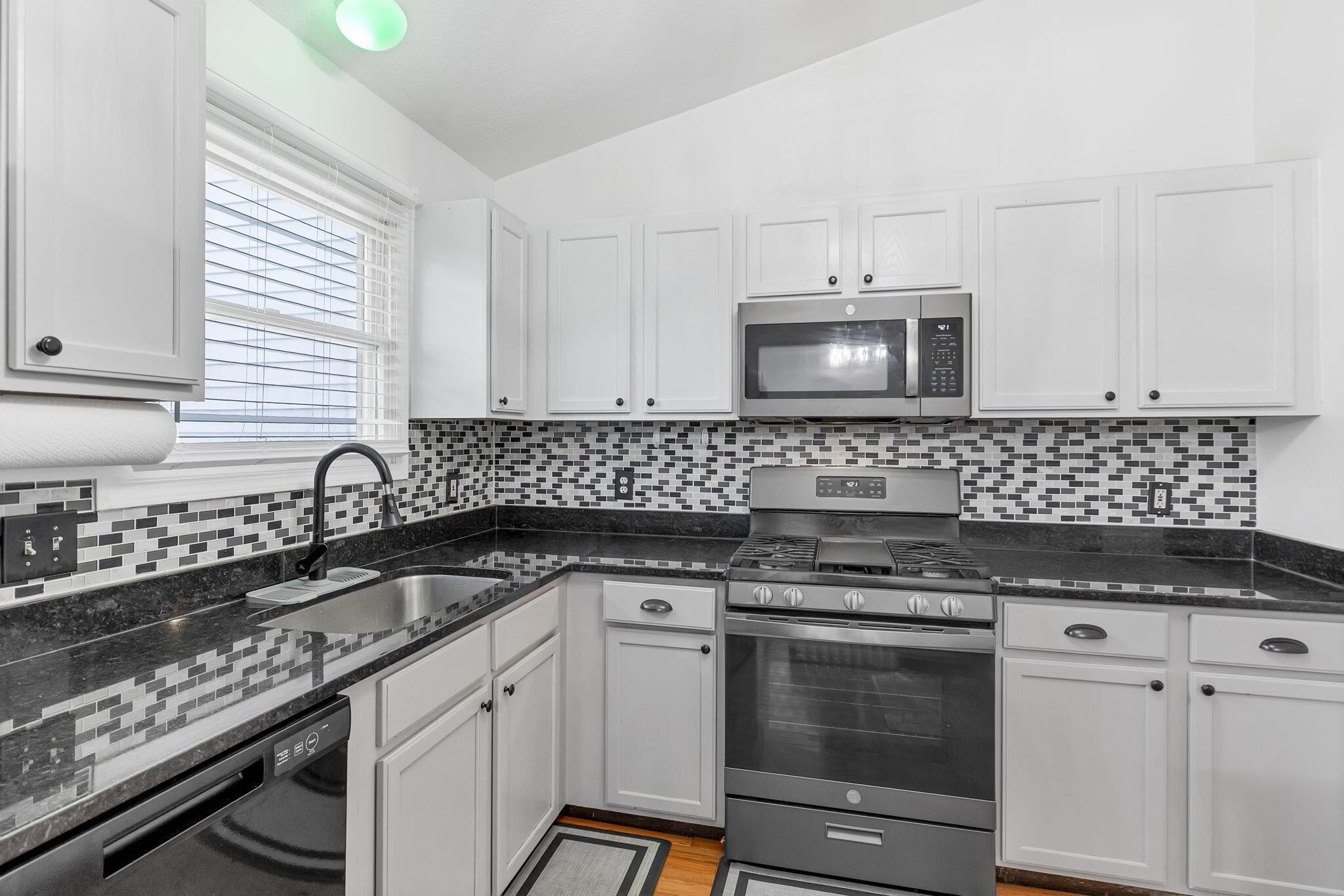 3697 Pendent Lane Property Photo 6