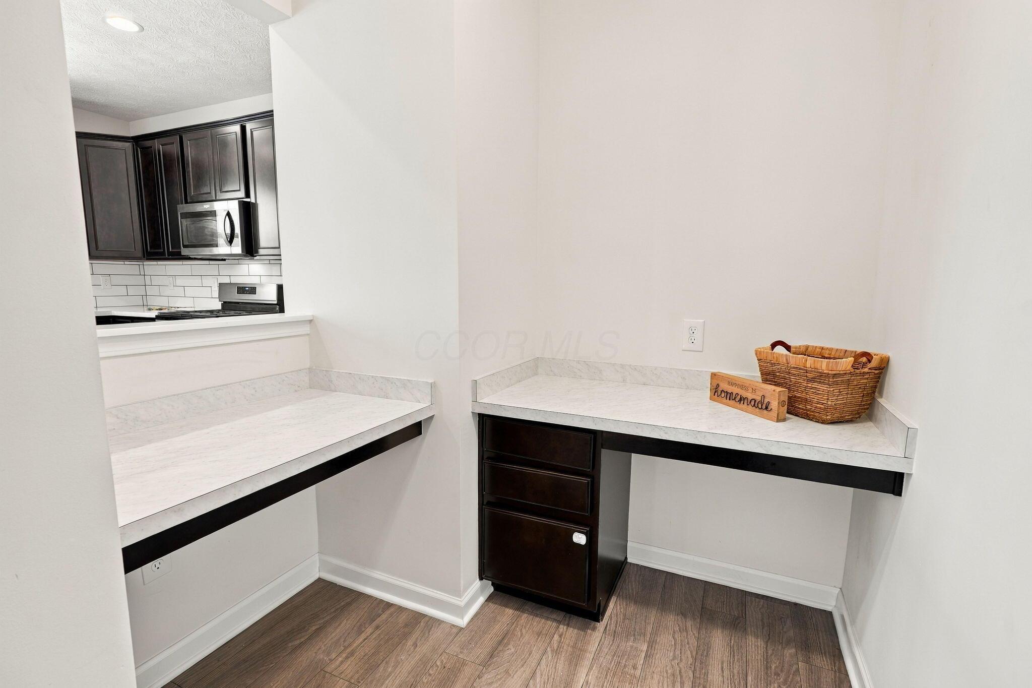 4826 Yankee Road Property Photo 8