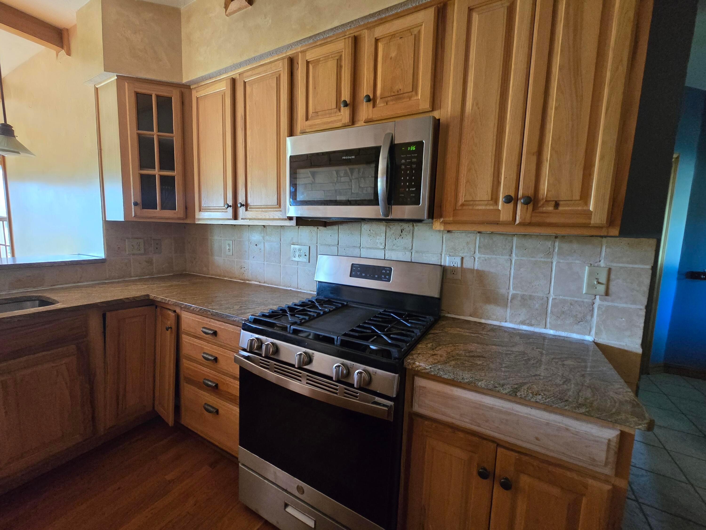 3034 Russell Road Property Photo 2