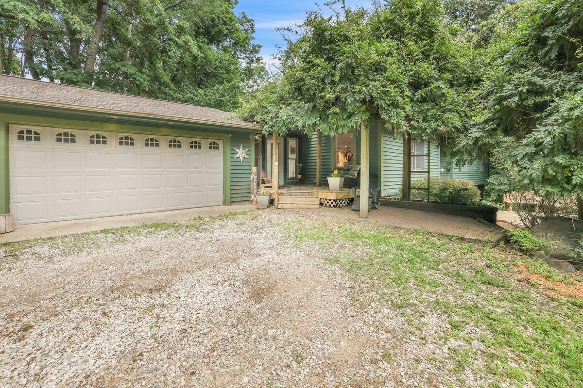 1795 Welsh Hills Road Ne Property Photo 1