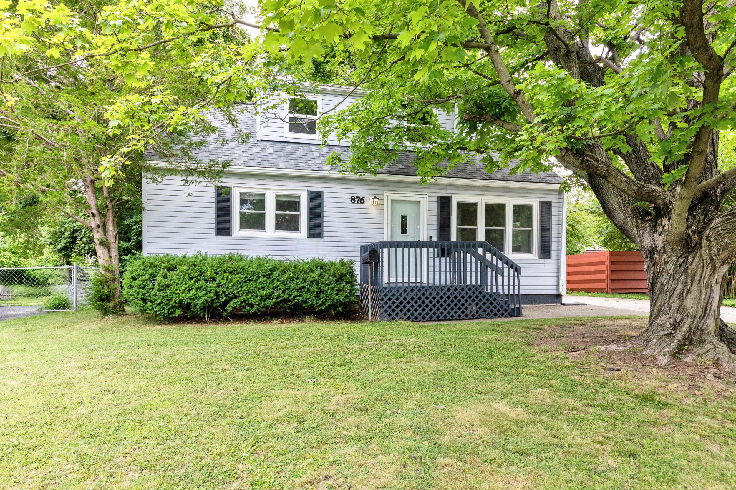 876 Minerva Avenue Property Photo 1