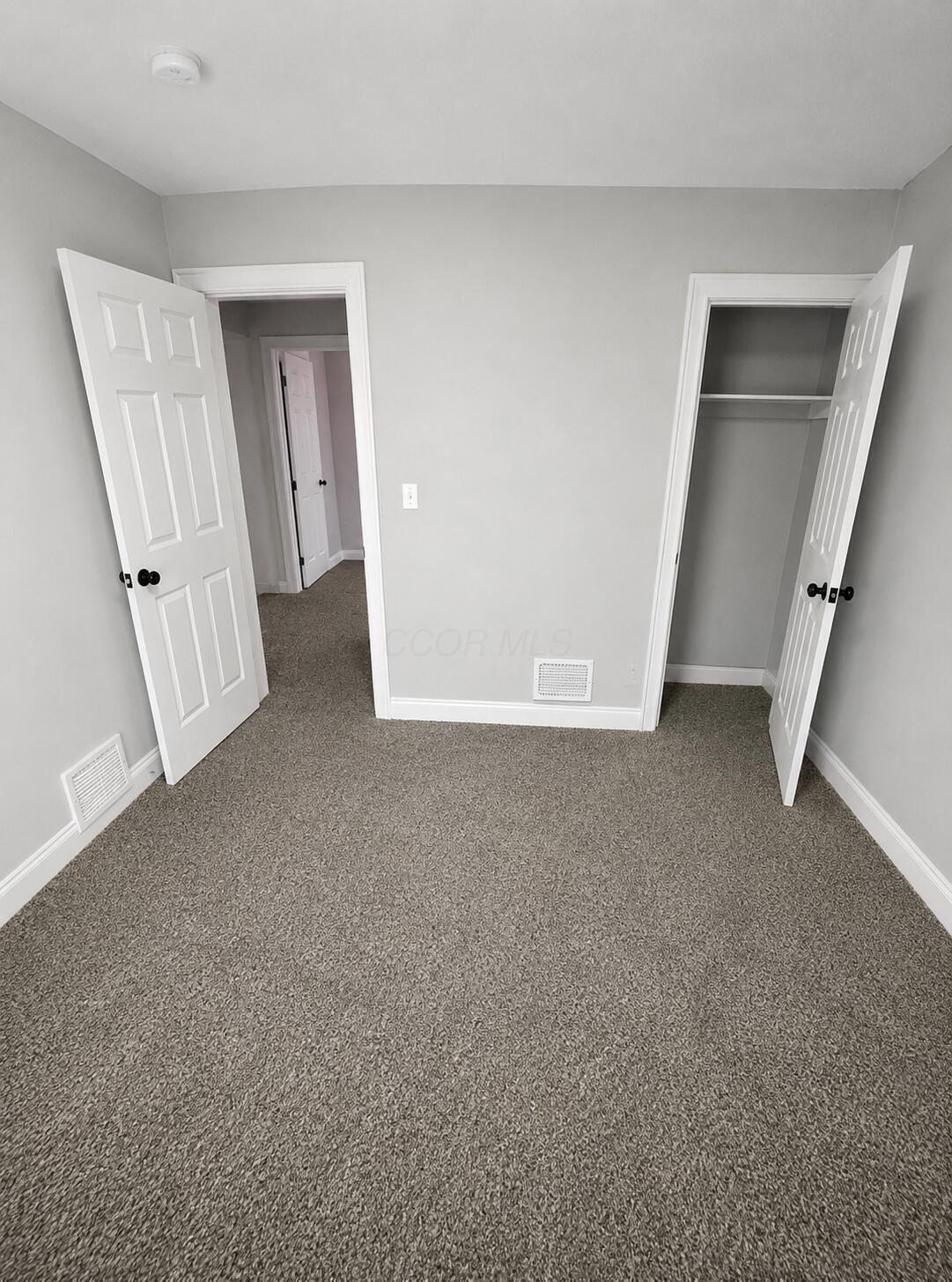 930 E 15th Property Photo 8