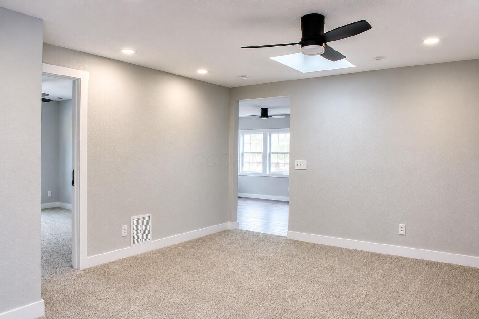 21 Rosebraugh Circle E Property Photo 26