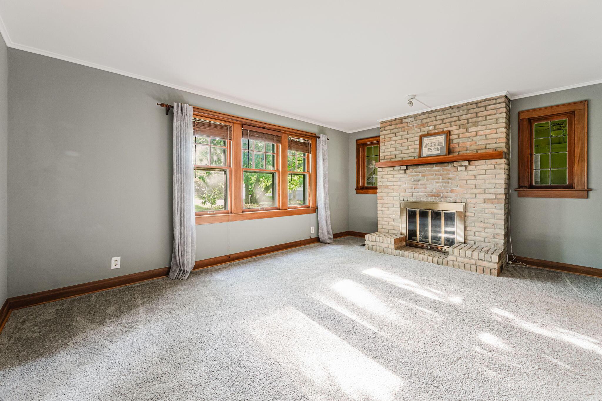 944 S Cassingham Road Property Photo 7
