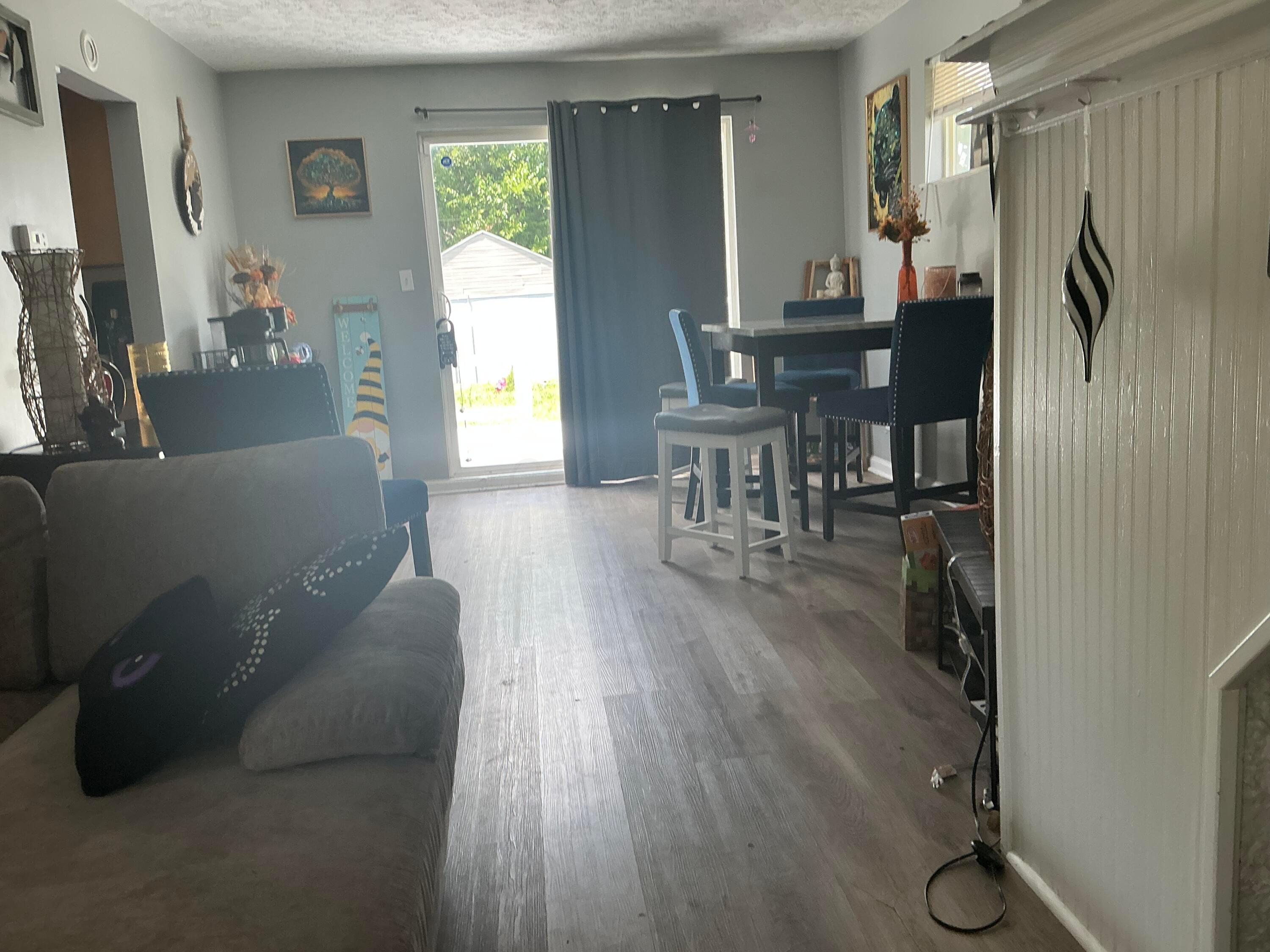 833 S Eureka Avenue Property Photo 3
