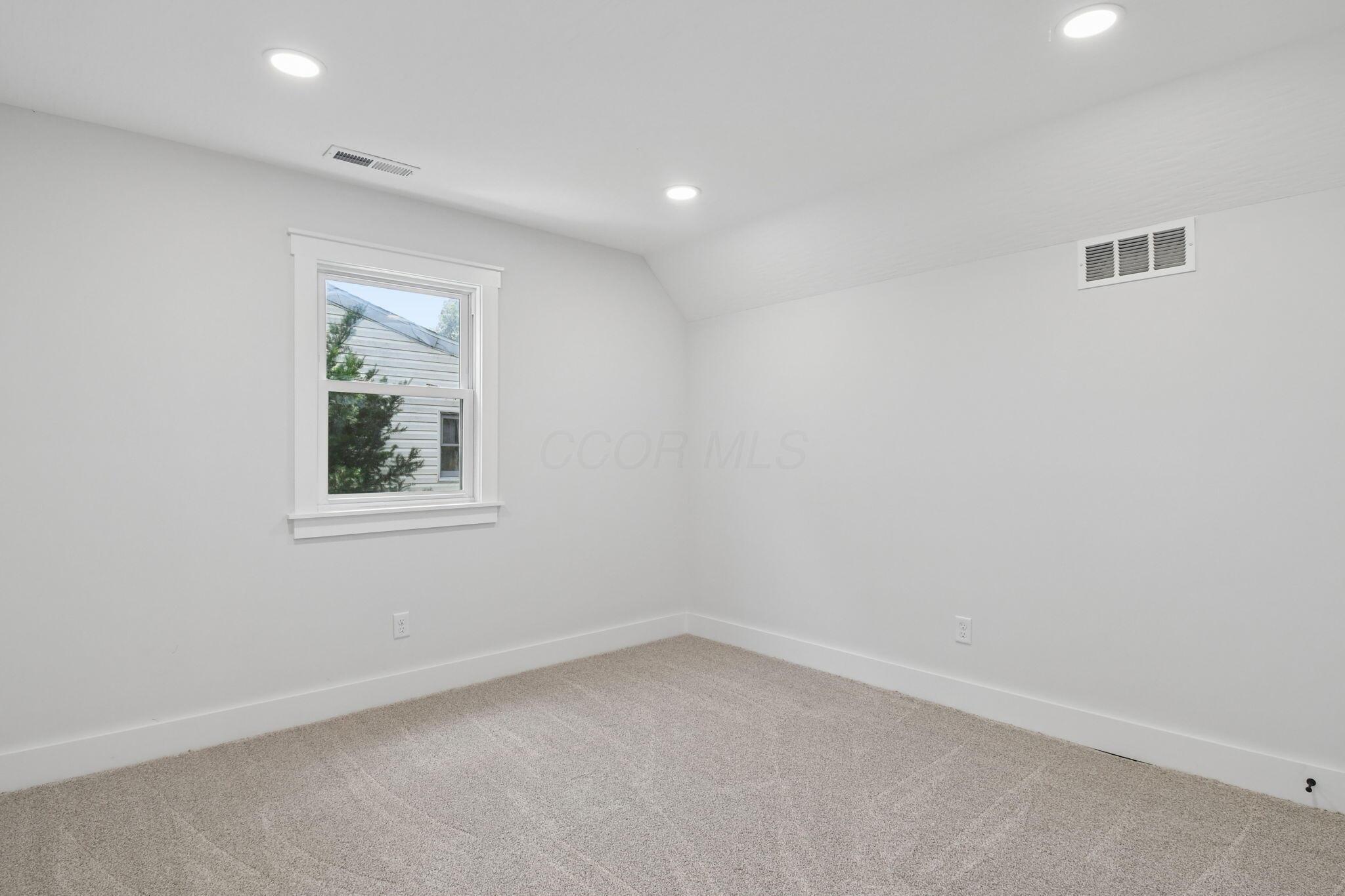 8 Brown Avenue Property Photo 18