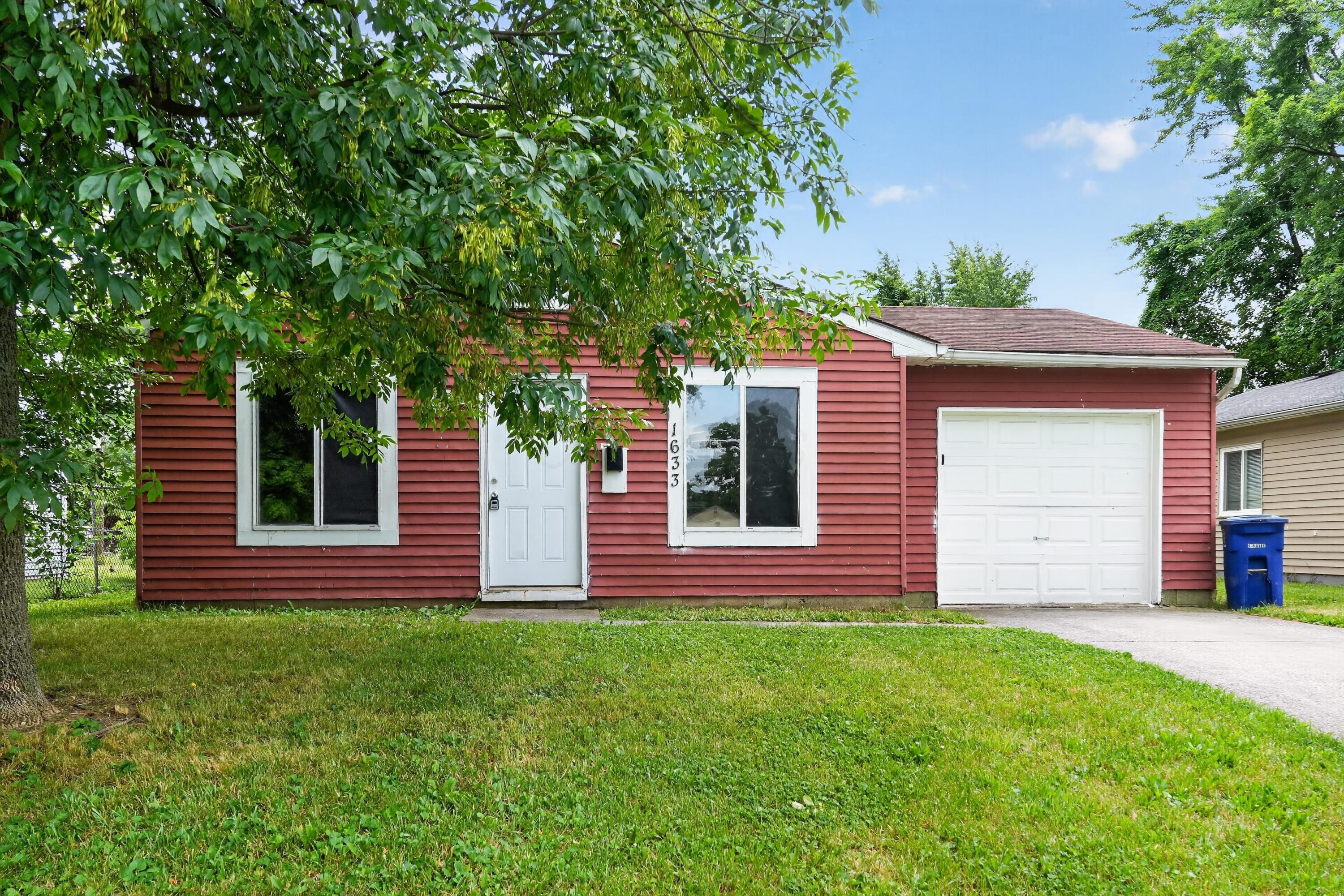 1633 E Gates Street Property Photo 1