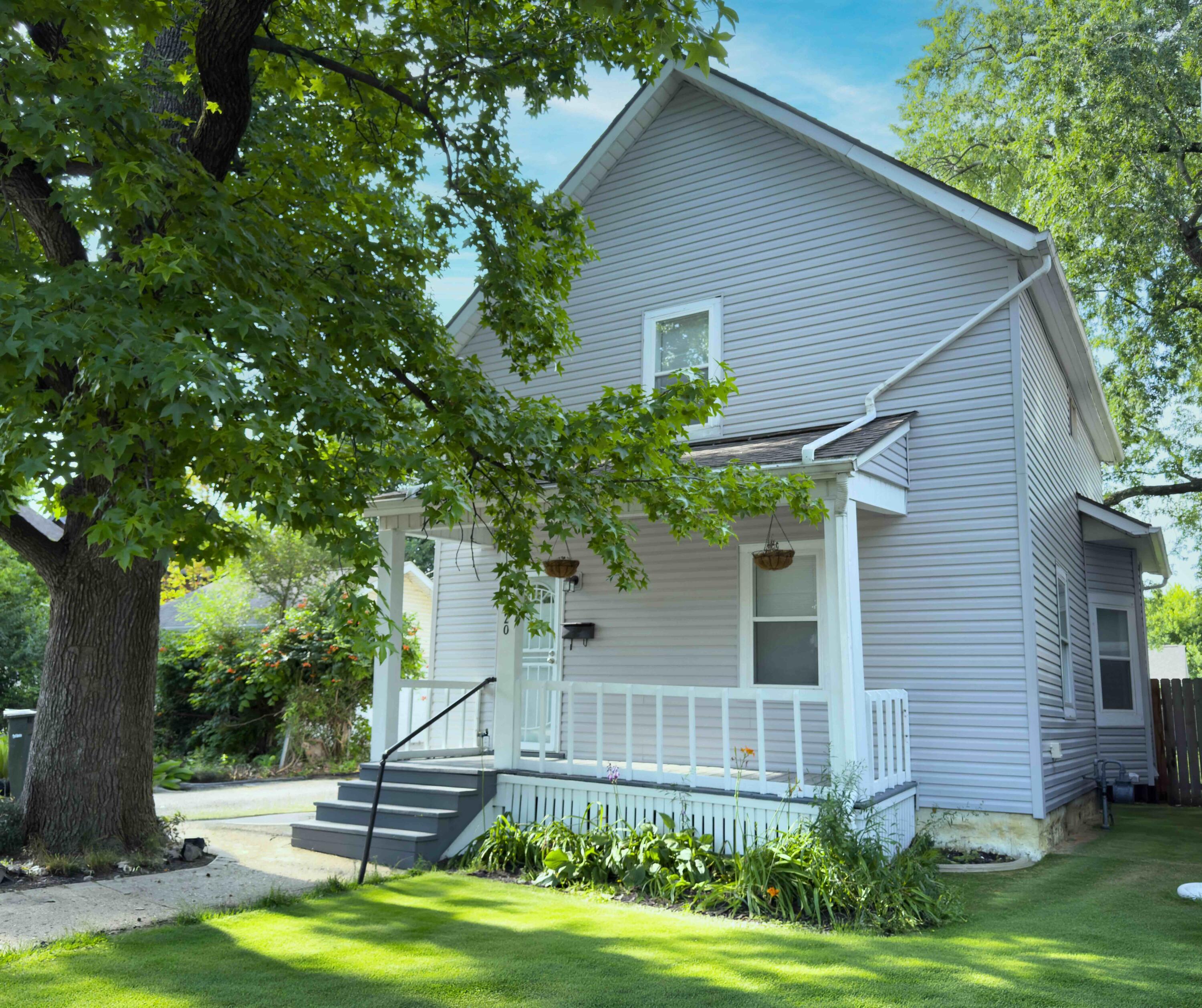 1120 E Kossuth Street Property Photo 1