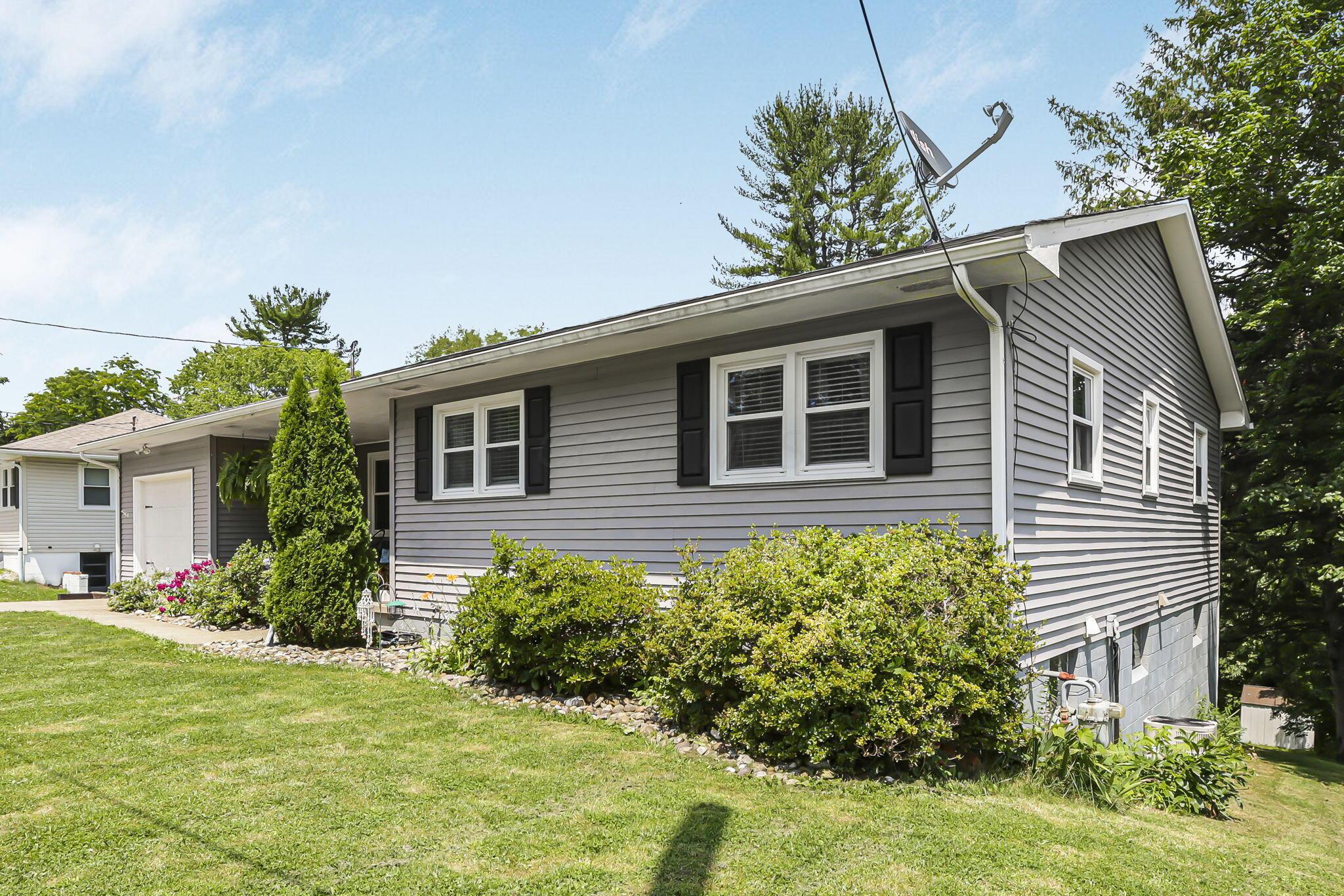 7 Garfield Avenue Property Photo 4