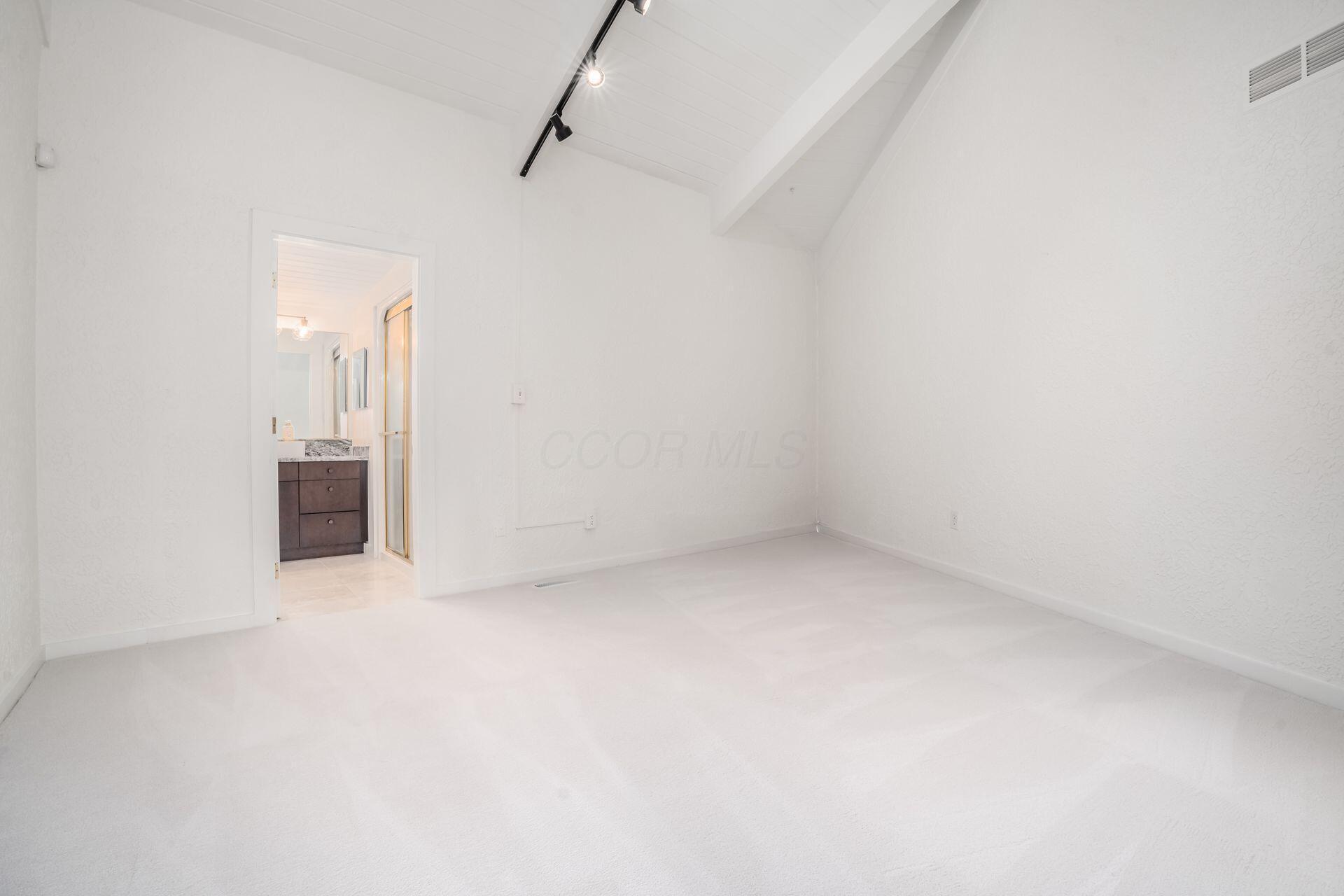 4051 The Old Poste Road Property Photo 32