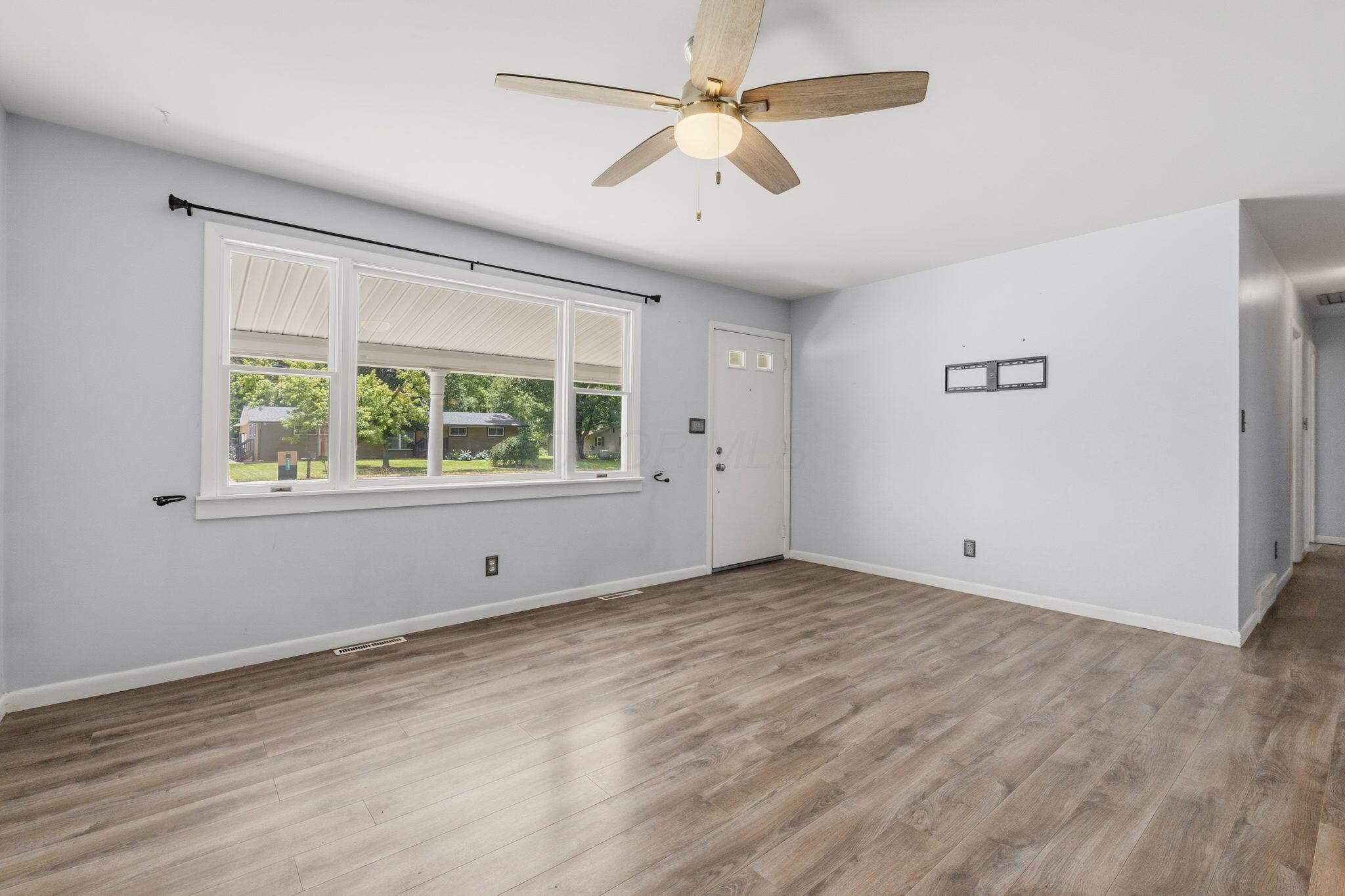 1108 Owens Road W Property Photo 4