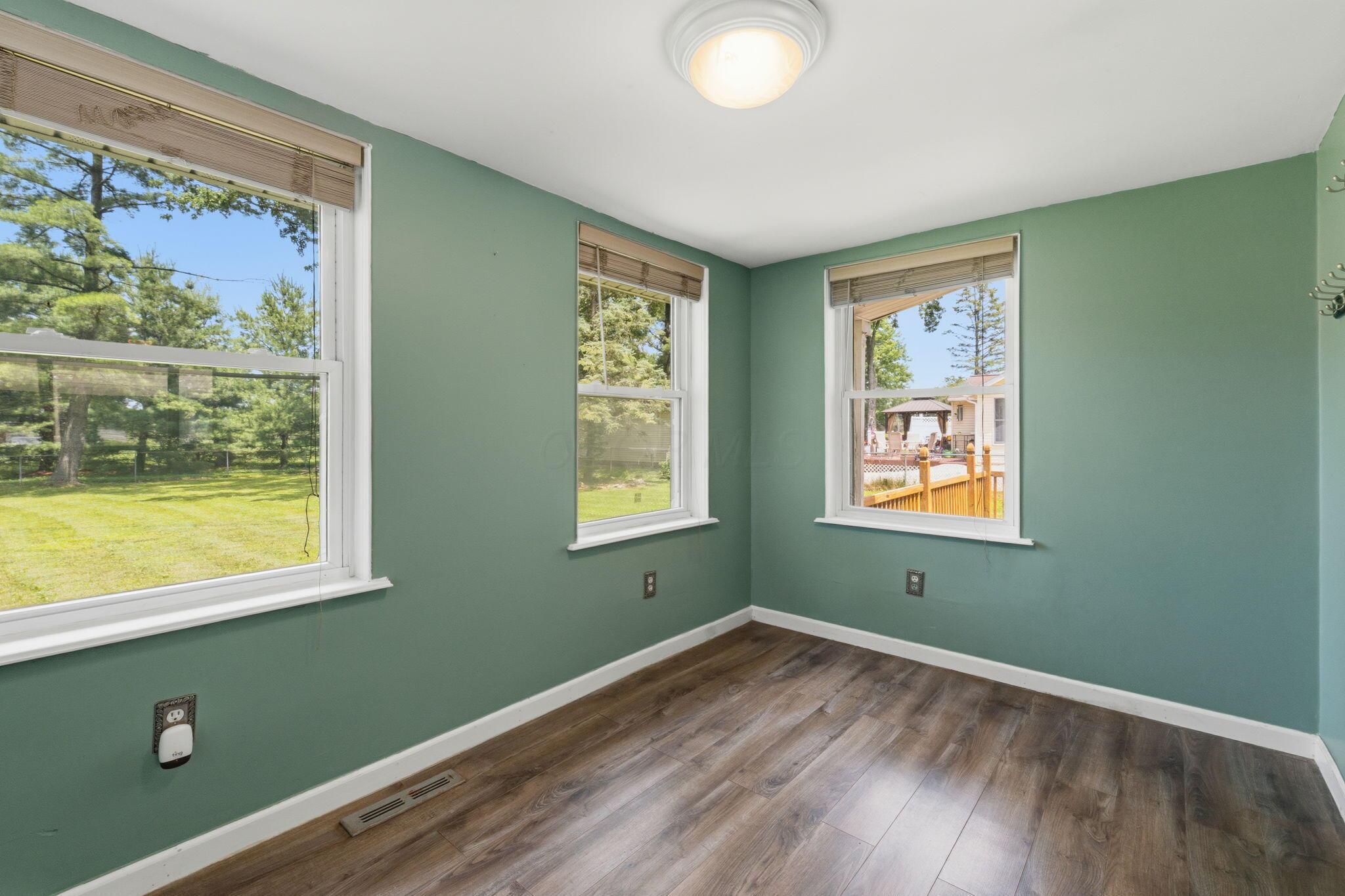 1108 Owens Road W Property Photo 16