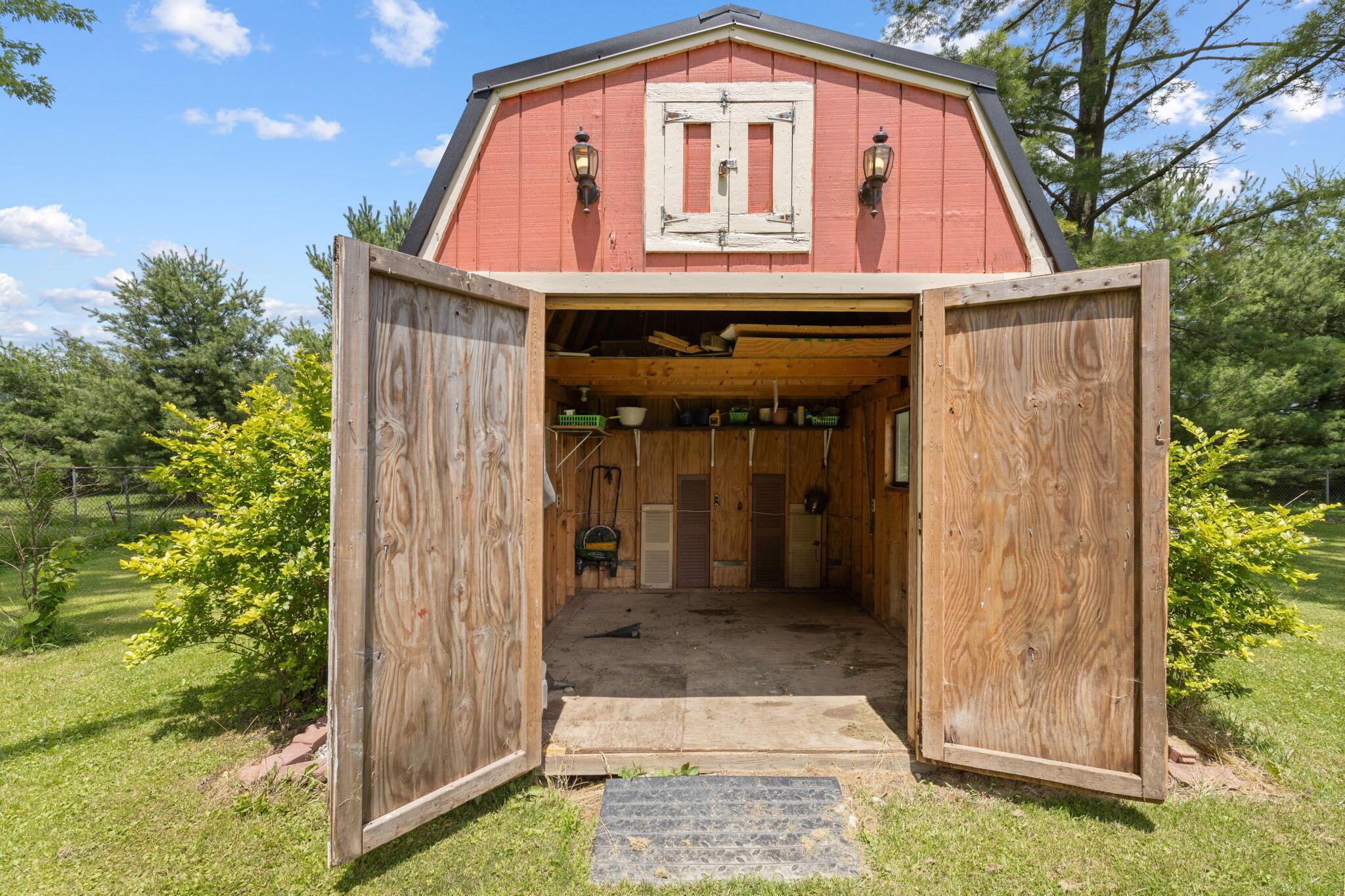 1108 Owens Road W Property Photo 35
