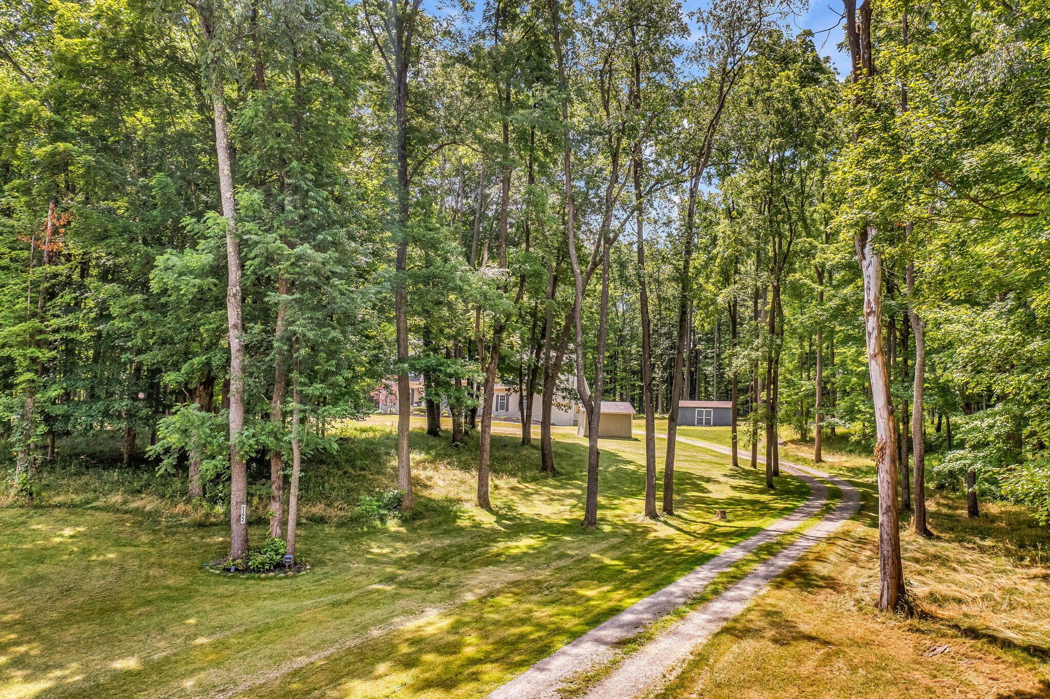 3045 Lakeview Drive Property Photo 4