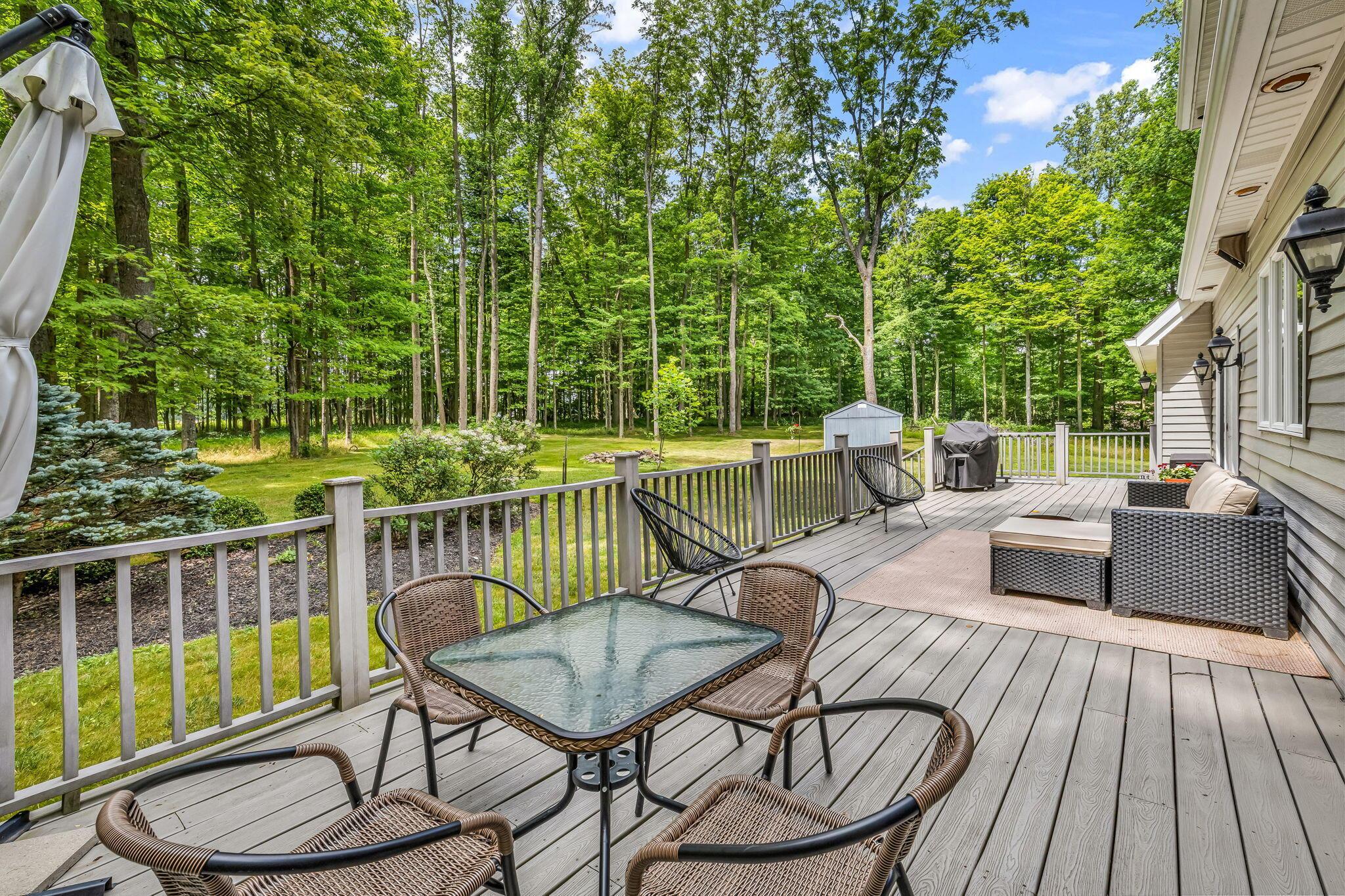 3045 Lakeview Drive Property Photo 6