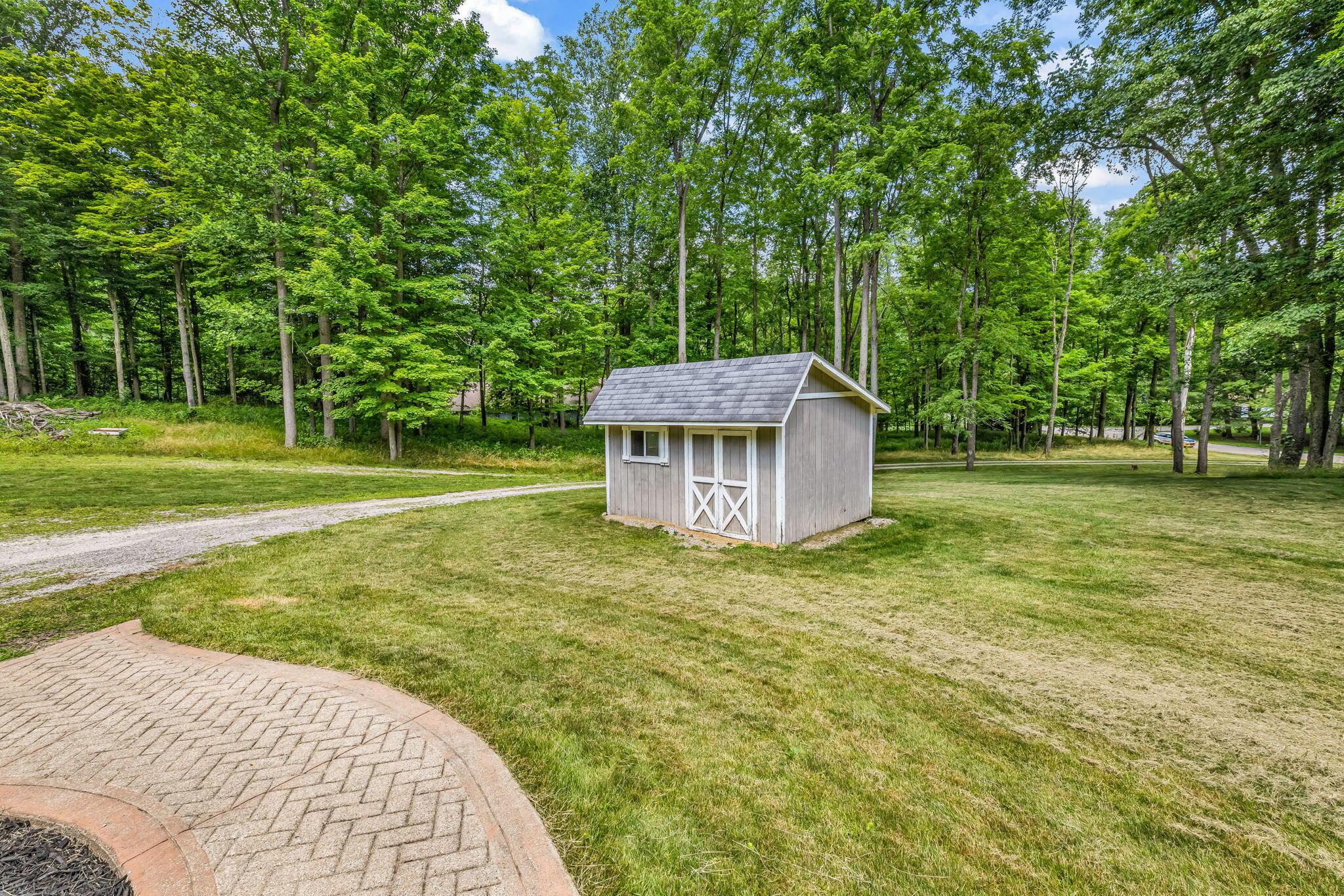 3045 Lakeview Drive Property Photo 45