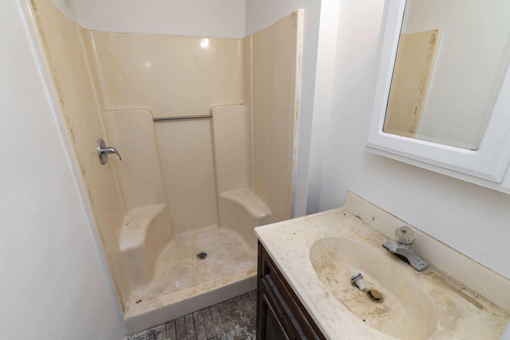226024411 Property Photo 8