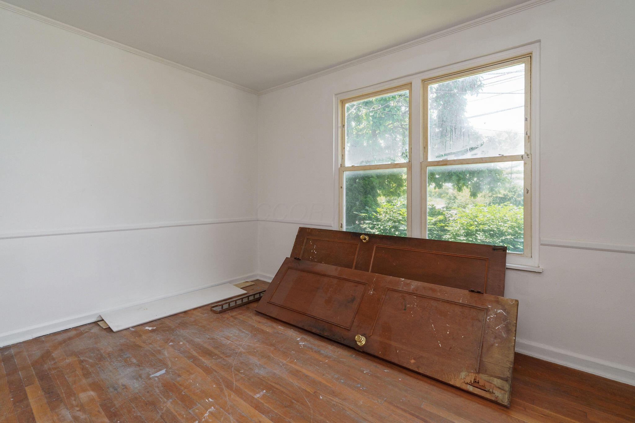 226024411 Property Photo 12