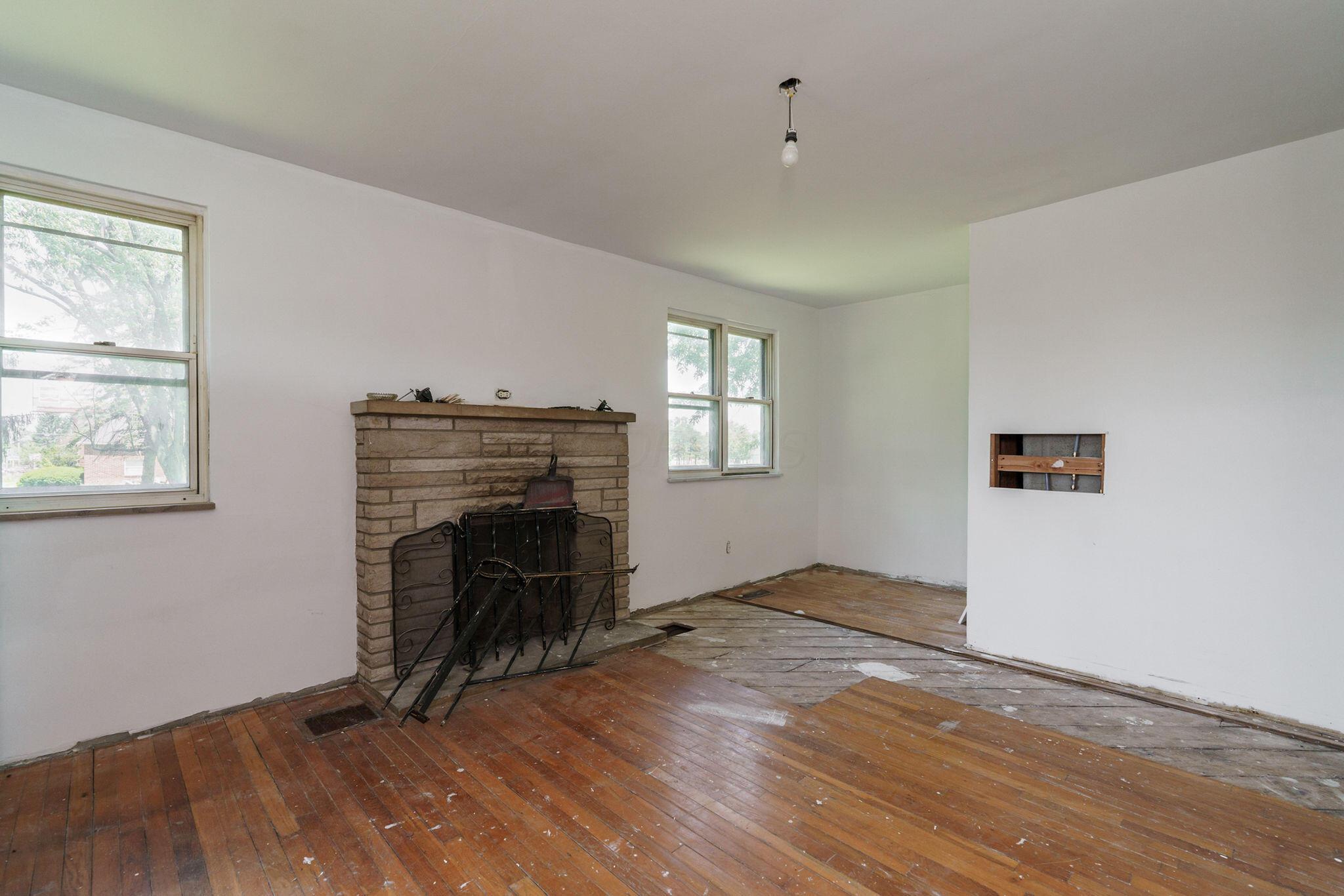 226024411 Property Photo 15