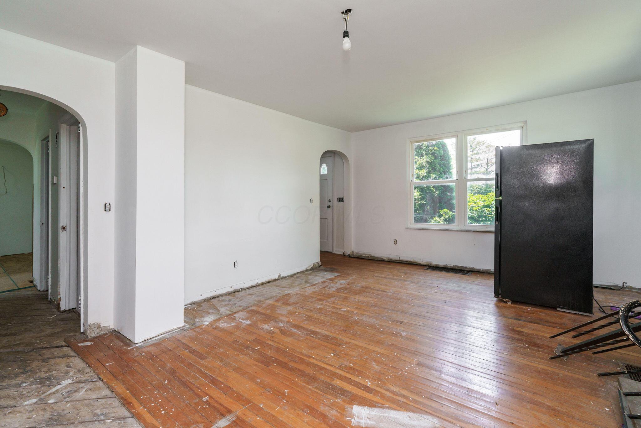 226024411 Property Photo 16