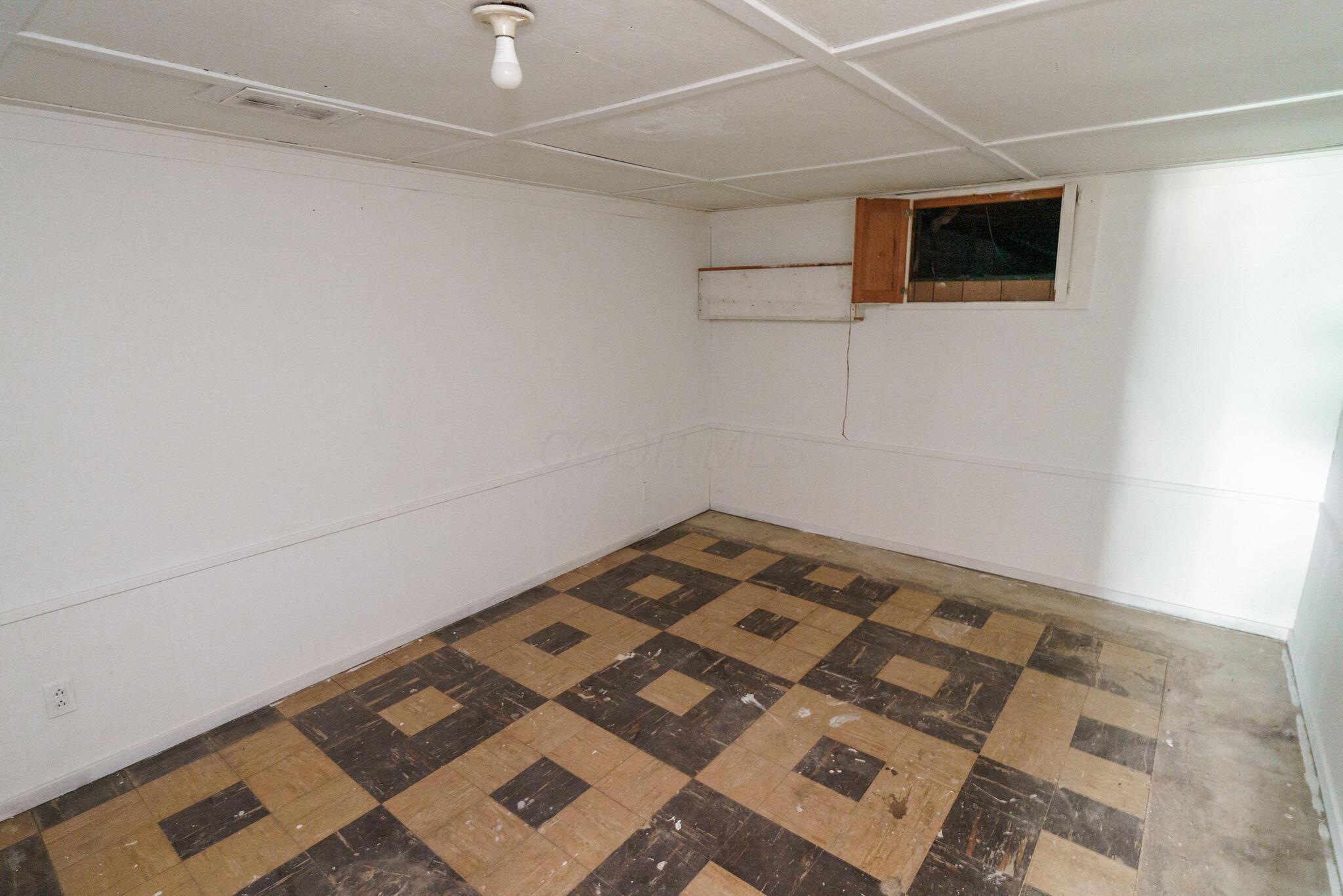 226024411 Property Photo 18