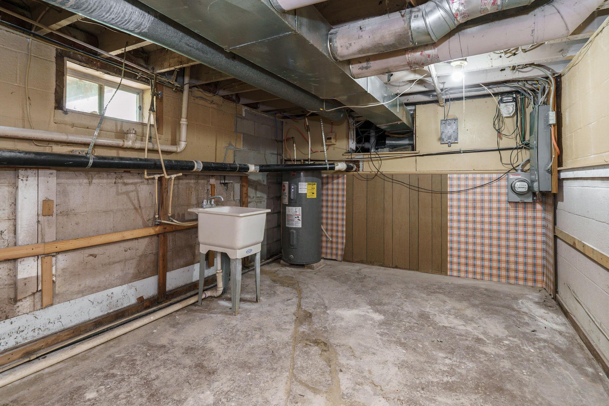 226024411 Property Photo 19