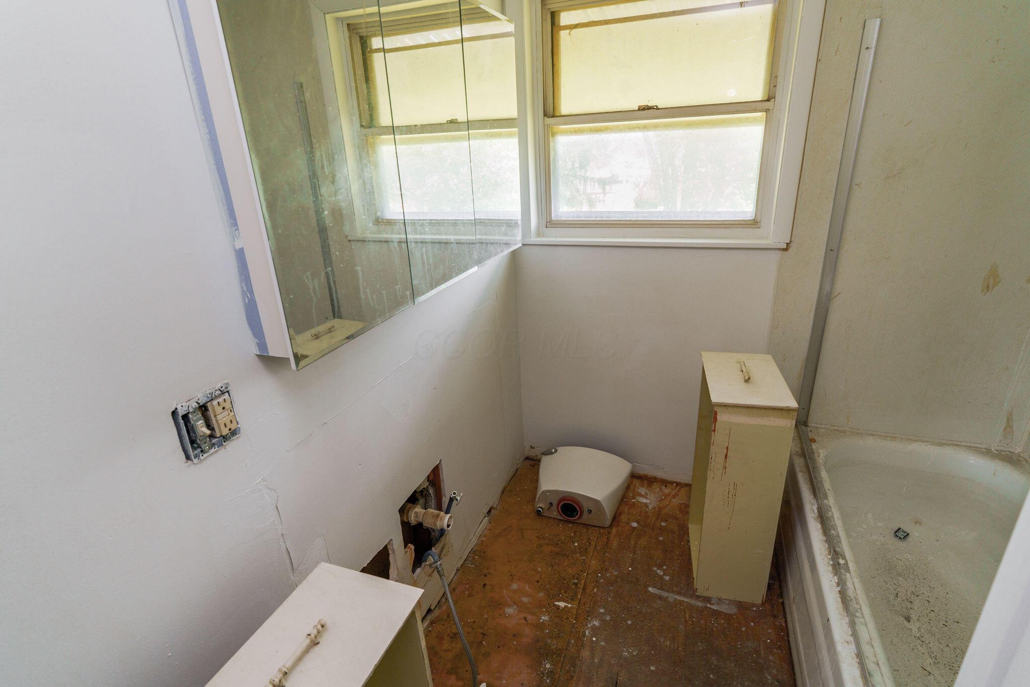 226024411 Property Photo 21