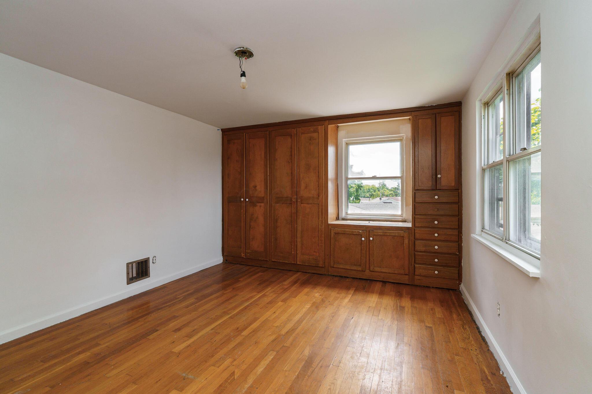 226024411 Property Photo 25